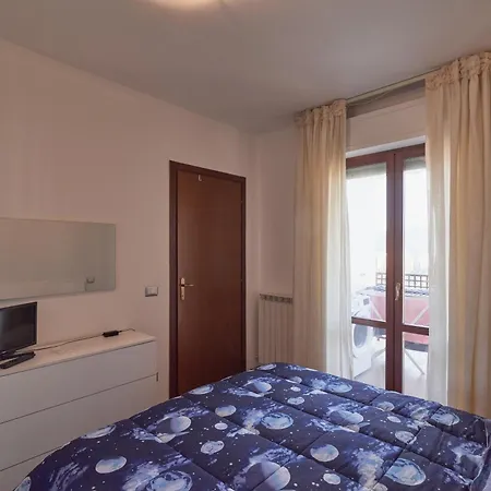 Apartment N16 - Modern Near The Station *
